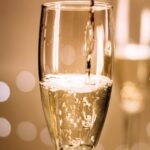 Šampaňské prosecco přípitek Dáte si raději šampaňské, nebo prosecco? Na kočárku